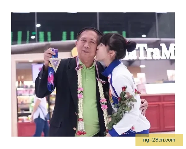 泰国赢得首面金牌 班妮巴跆拳道成功卫冕